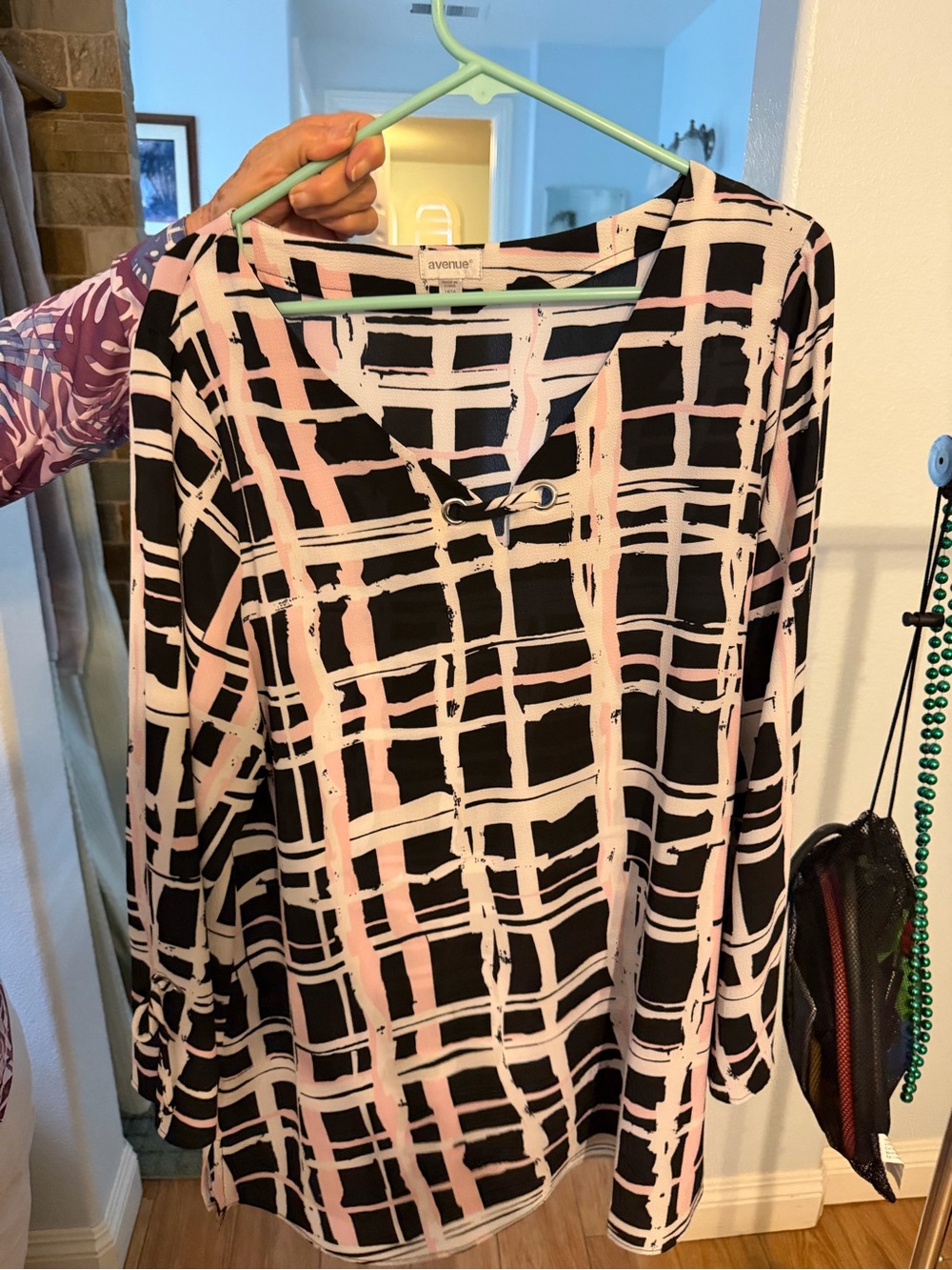 Avenue 14/16 Plus Size Pink Black Geometric Lace Up Tunic Top